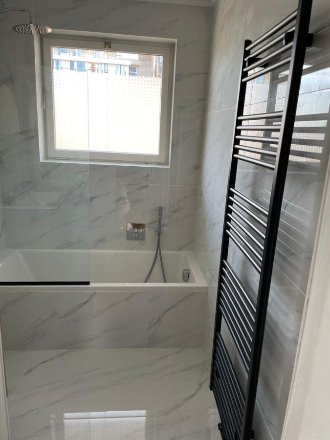 Appartement 303 Place Leopold 1Er A La Panne A 100M De La Plage Bagian luar foto